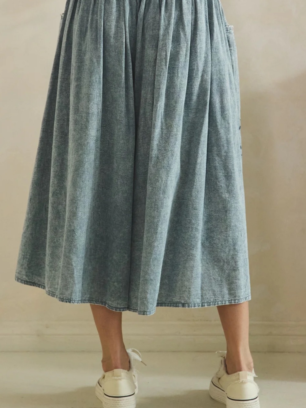 ๐ NEW! Oli & Hali Bohemian Washed Blue Wide leg pants - Picture 9 of 10